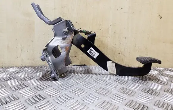 KIA Sportage Brake pedal 328002S950