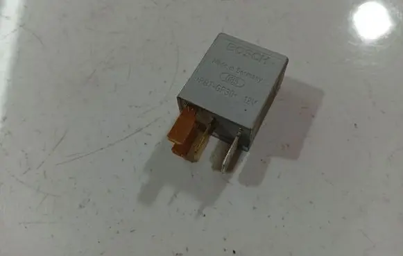 Toyota Avensis T250 Other relay 0332011001
