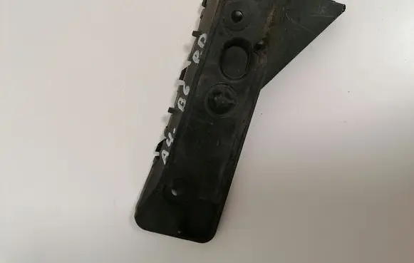 Front bumper mounting bracket