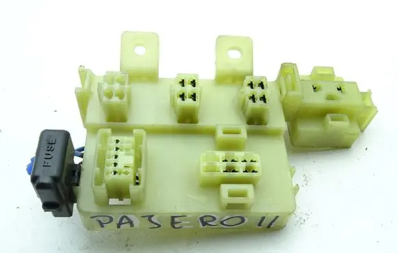 Mitsubishi Pajero Fuse box set MITSUBISHI_PAJERO_II_SKRZYNKA_BEZPIECZNIKÓW
