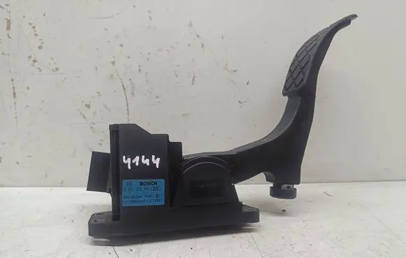 Volkswagen Golf IV Accelerator throttle pedal 0281002344 1J1723503AF 288400246B3