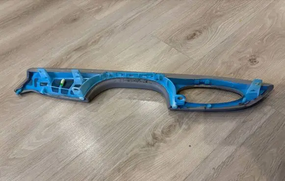 Mercedes-Benz E W211 Front door interior handle trim A2117200128 2117200128