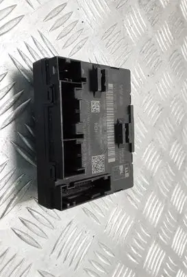 Volkswagen Golf VII Door control unit/module 5Q0959592E