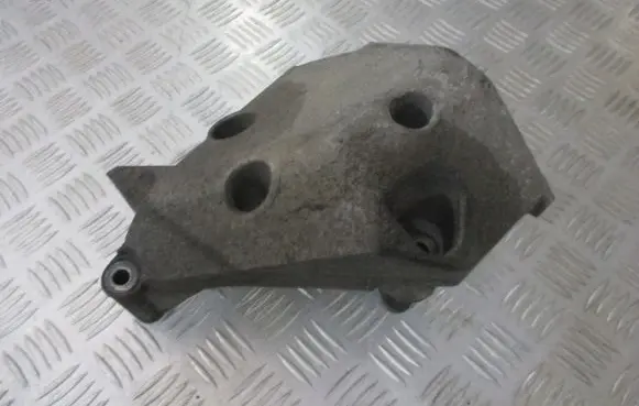 Seat Ibiza III (6L) Engine mounting bracket