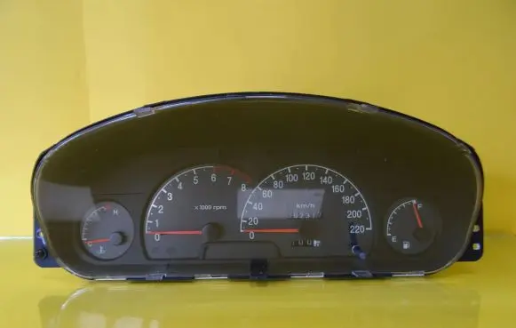 Hyundai Trajet Speedometer (instrument cluster) 940033A410 0305130001