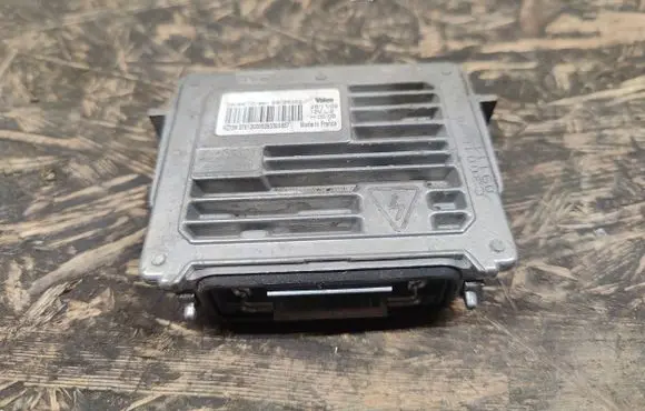 Land Rover Discovery 4 - LR4 Headlight ballast module Xenon 89089352