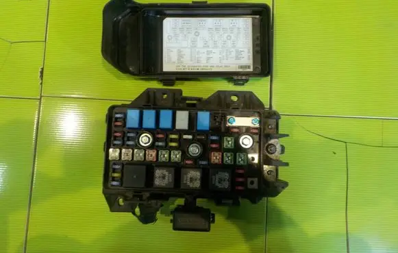 Hyundai ix 55 Fuse box set BEZPIECZNIKOW 10AB2 3916037110