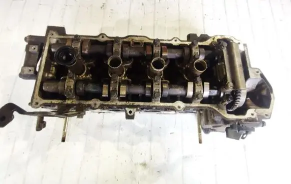 Nissan Almera N16 Engine head BM5 UKL1