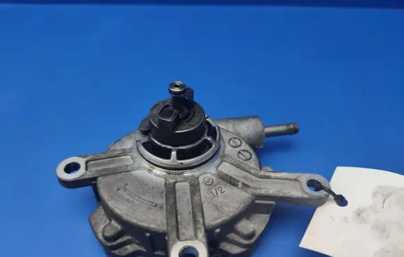 Lexus IS 220D-250-350 Vacuum pump 19010605