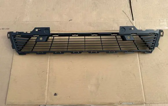 Renault Scenic E-Tech V Front bumper lower grill 622545194R