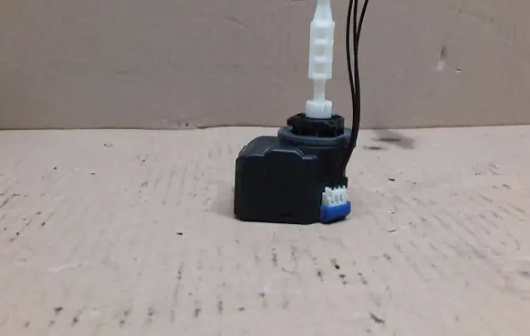 Headlight level adjustment motor