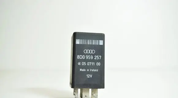Audi A4 S4 B5 8D Other relay 8D0959257