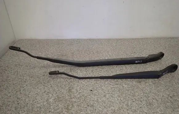 Nissan Primera Front wiper blade arm