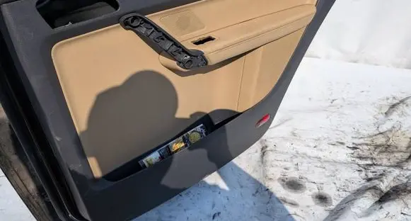 Volkswagen Touran I Rear door card panel trim