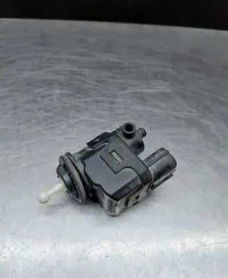 Mercedes-Benz E W211 Headlight level adjustment motor 007878