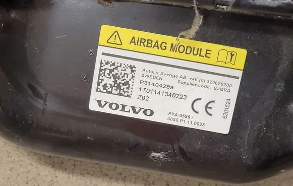 Volvo V40 Pedestrian airbag P31404289 1T01141340223