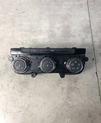 Radio/CD/DVD/GPS head unit