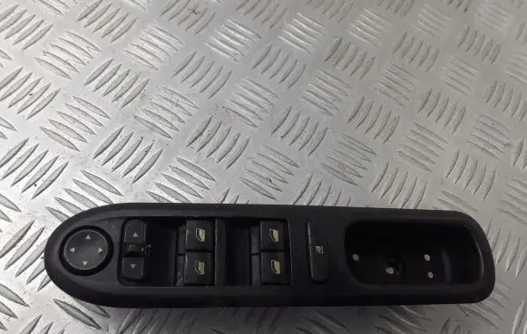 Peugeot 407 Front door window switch trim 