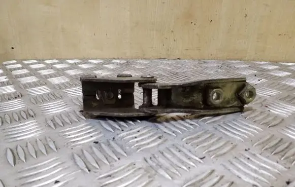 Volkswagen Transporter - Caravelle T4 Sliding door middle roller runner 701843336A