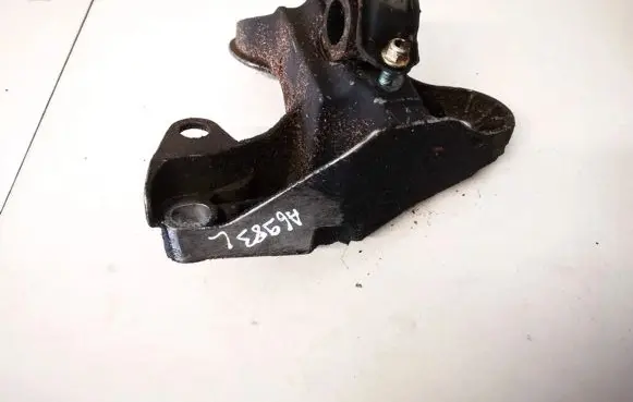 Audi A6 S6 C5 4B Engine mounting bracket 8e0199351f 4d0411336d