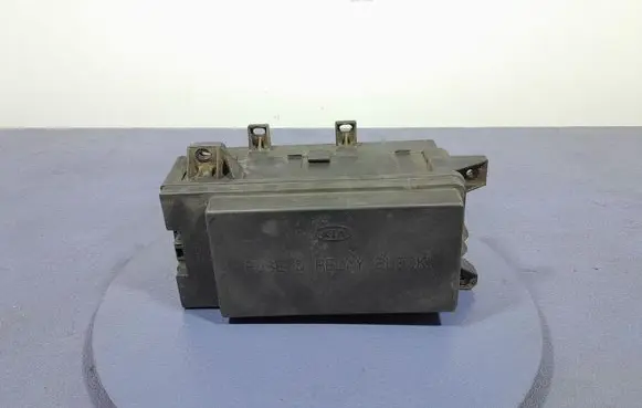 KIA Sorento Fuse box set 911613E010