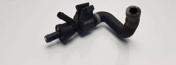 Audi A4 S4 B5 8D Air intake hose/pipe 058133783