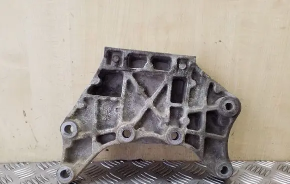 Land Rover Freelander 2 - LR2 Gearbox mounting bracket 6G927M125AB