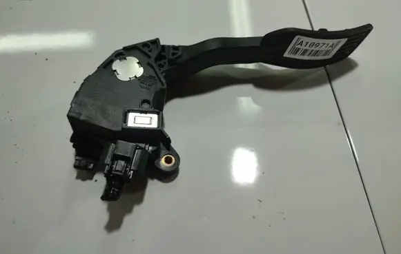 Nissan Micra Accelerator throttle pedal 17813C