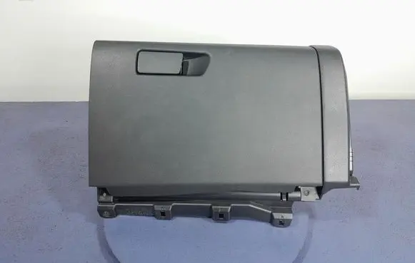 Nissan Qashqai Glove box 68102-6UN5A
