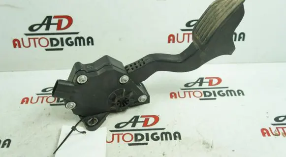 Subaru Trezia Accelerator throttle pedal 7811052053 1988008402
