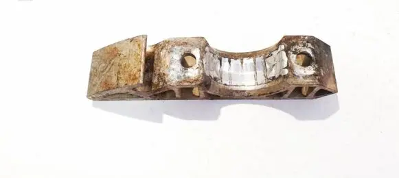 Volkswagen Touareg I Sway bar bush bracket, front 7l0411063b