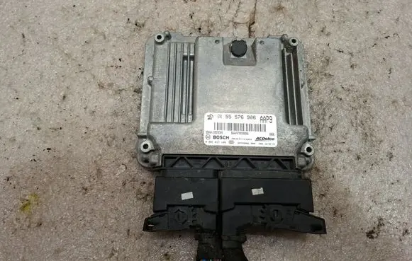 Opel Insignia A Engine control unit/module 55575349