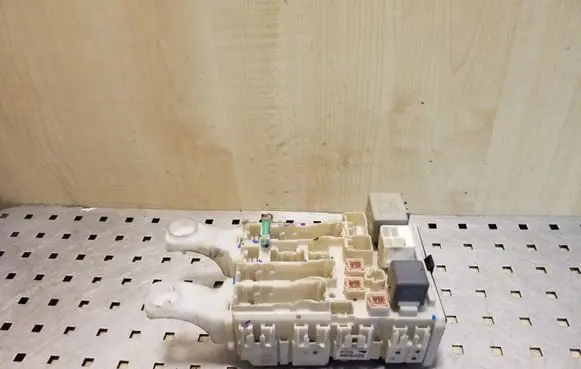 Toyota RAV 4 (XA30) Fuse box set