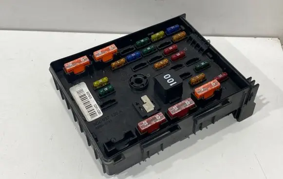 Volkswagen PASSAT B7 Fuse module 3C0937125A 63595743