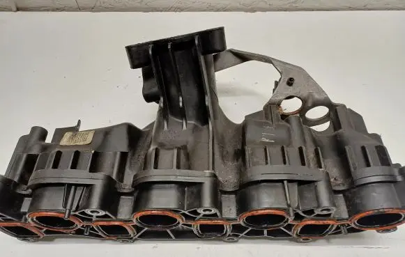 Volkswagen Transporter - Caravelle T5 Intake manifold 03L129711P