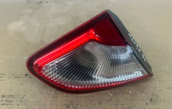 Nissan Qashqai Tailgate rear/tail lights 89503189