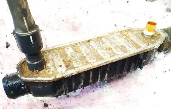Engine oil radiator