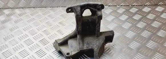 Subaru Forester SF Engine mounting bracket