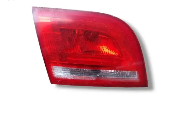 Tailgate rear/tail lights