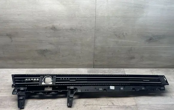 Volkswagen PASSAT B8 Dash center air vent grill 3G1858416