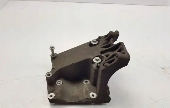 Ford Focus Engine mounting bracket