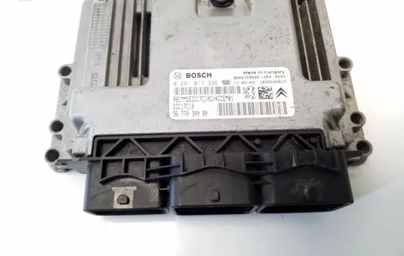 Peugeot 208 Engine control unit/module 9677030080