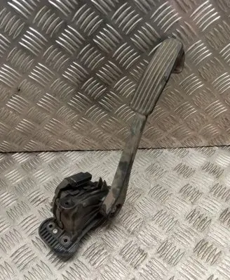Volvo S60 Accelerator throttle pedal 9496822