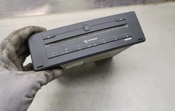 CD/DVD changer
