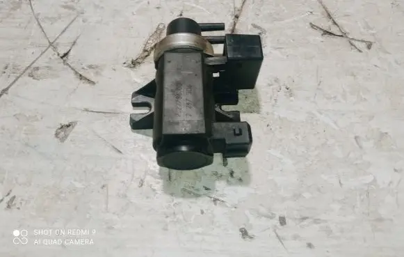 BMW 7 E65 E66 Vacuum valve 72279600 224290605T049