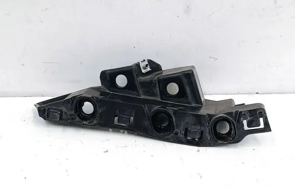 Audi Q7 4M Front bumper mounting bracket 4M0807283A