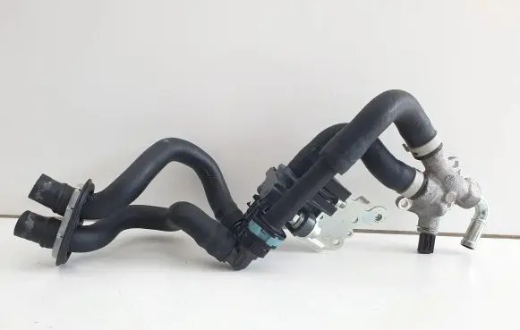 Toyota RAV 4 (XA50) Engine coolant pipe/hose 8942233040