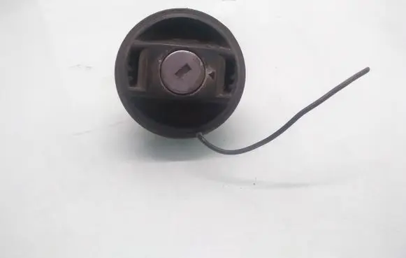 Peugeot 107 Fuel tank filler cap 