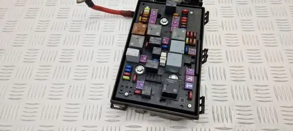 Opel Zafira C Fuse module 84699068 30006
