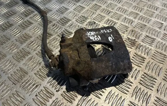 Volkswagen Polo IV 9N3 Front brake caliper